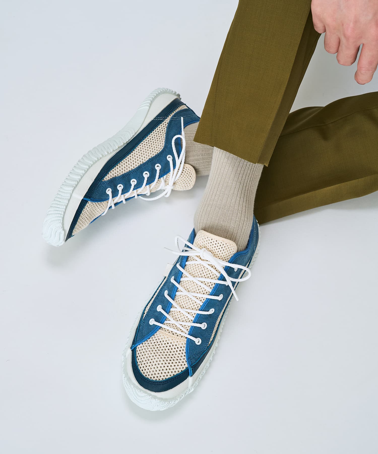 SP-1073 White/Navy - Image 11