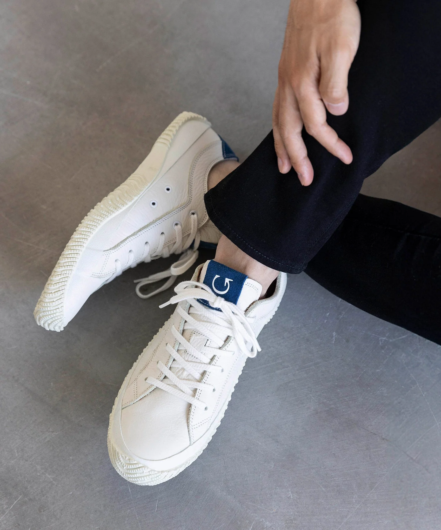 SP-107IL White/Navy - Image 11