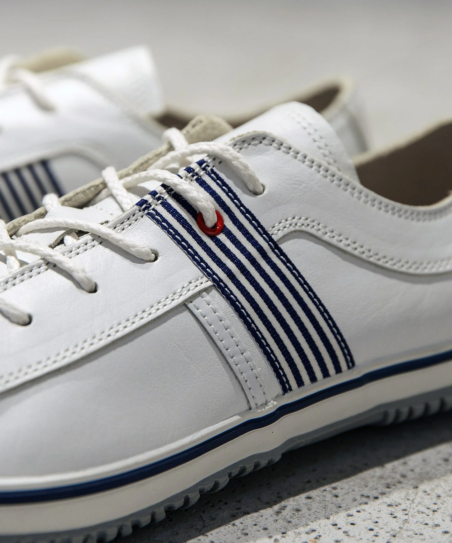 SP-168 White/Navy - Image 8