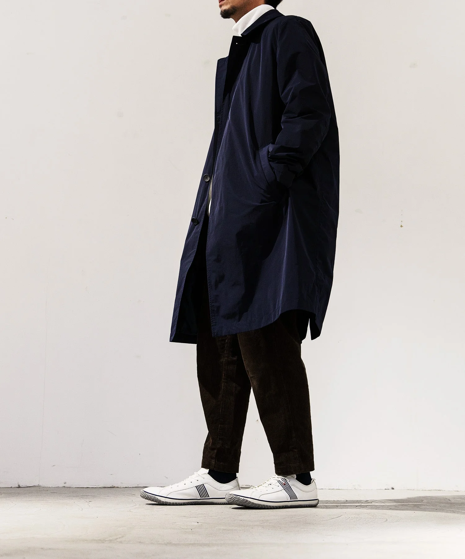 SP-168 White/Navy - Image 9