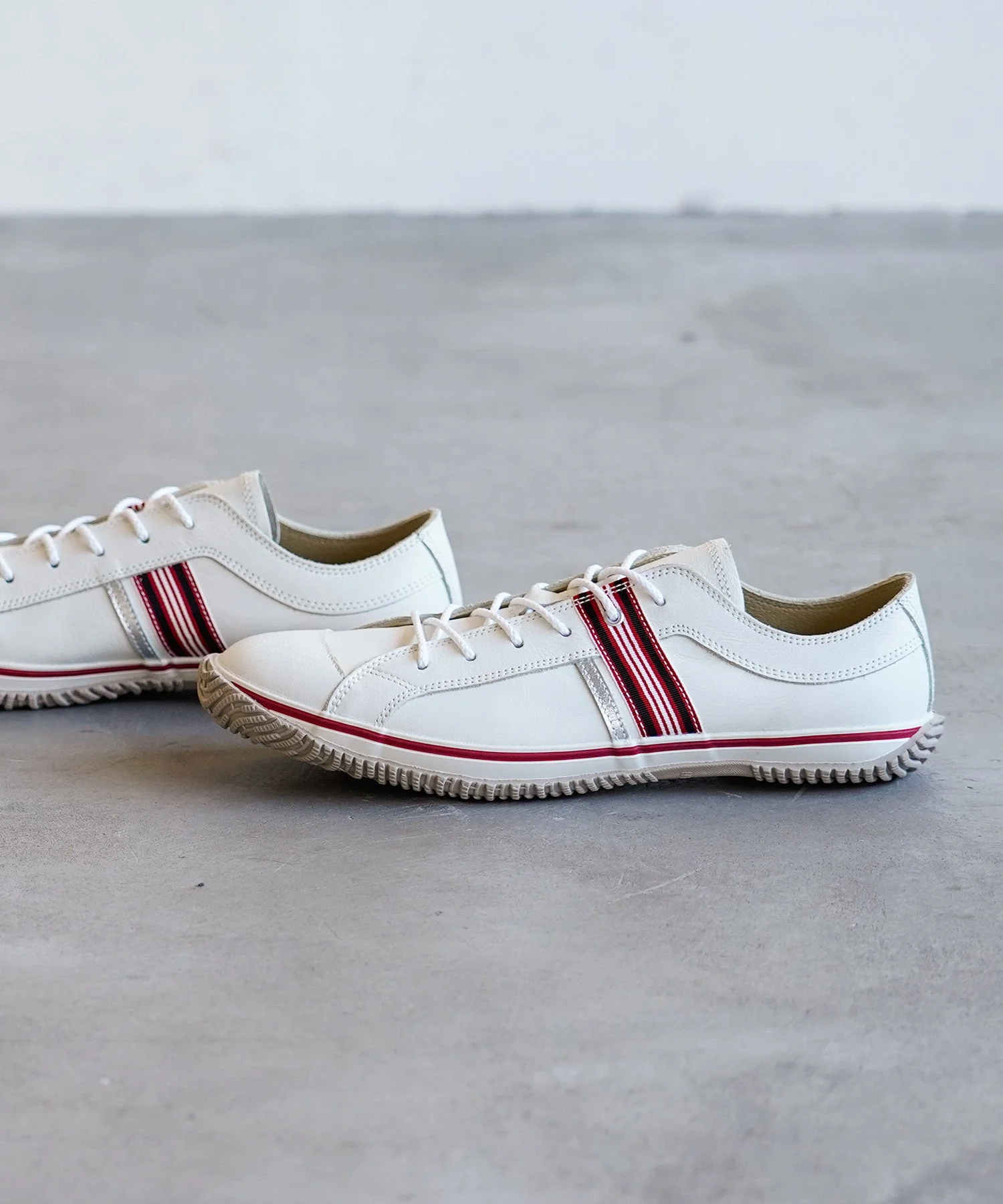SP-168 White/Red - Image 8