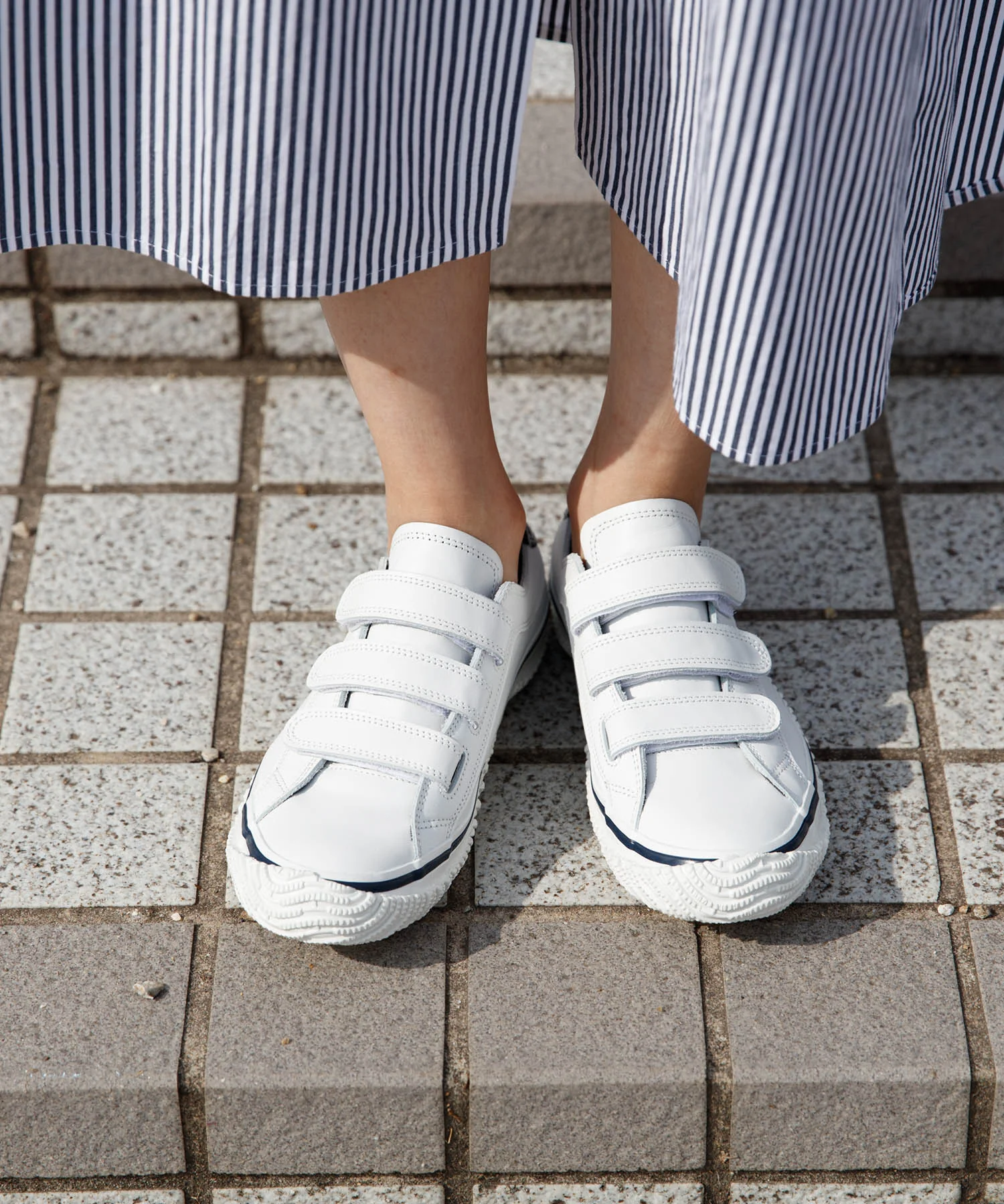 SP-211 White/Navy - Image 12