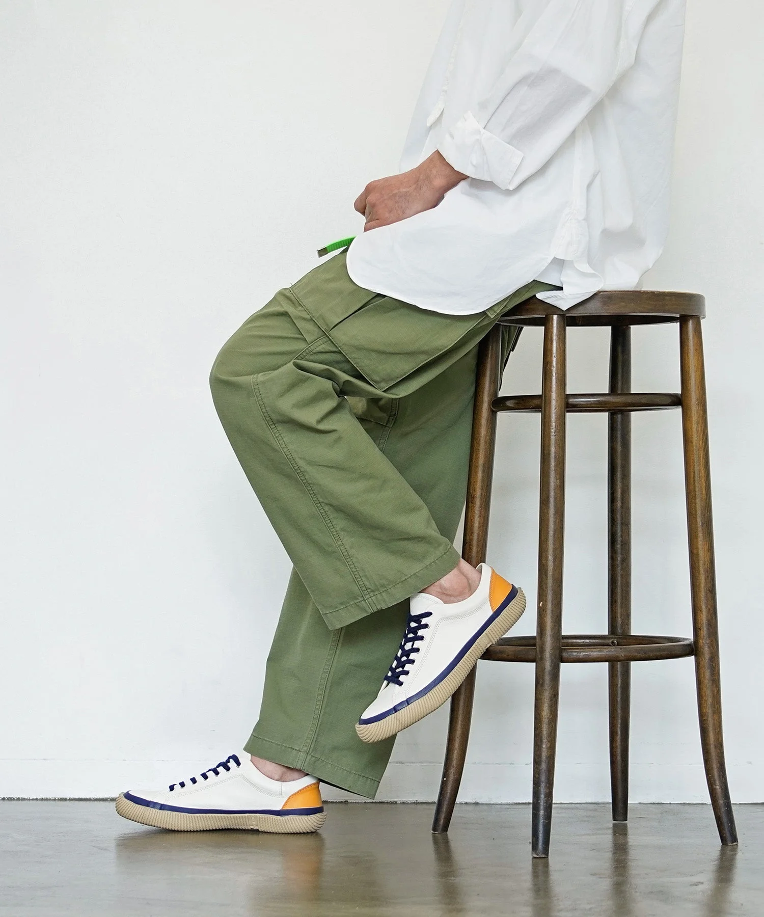 SP-253 White/Navy - Image 9