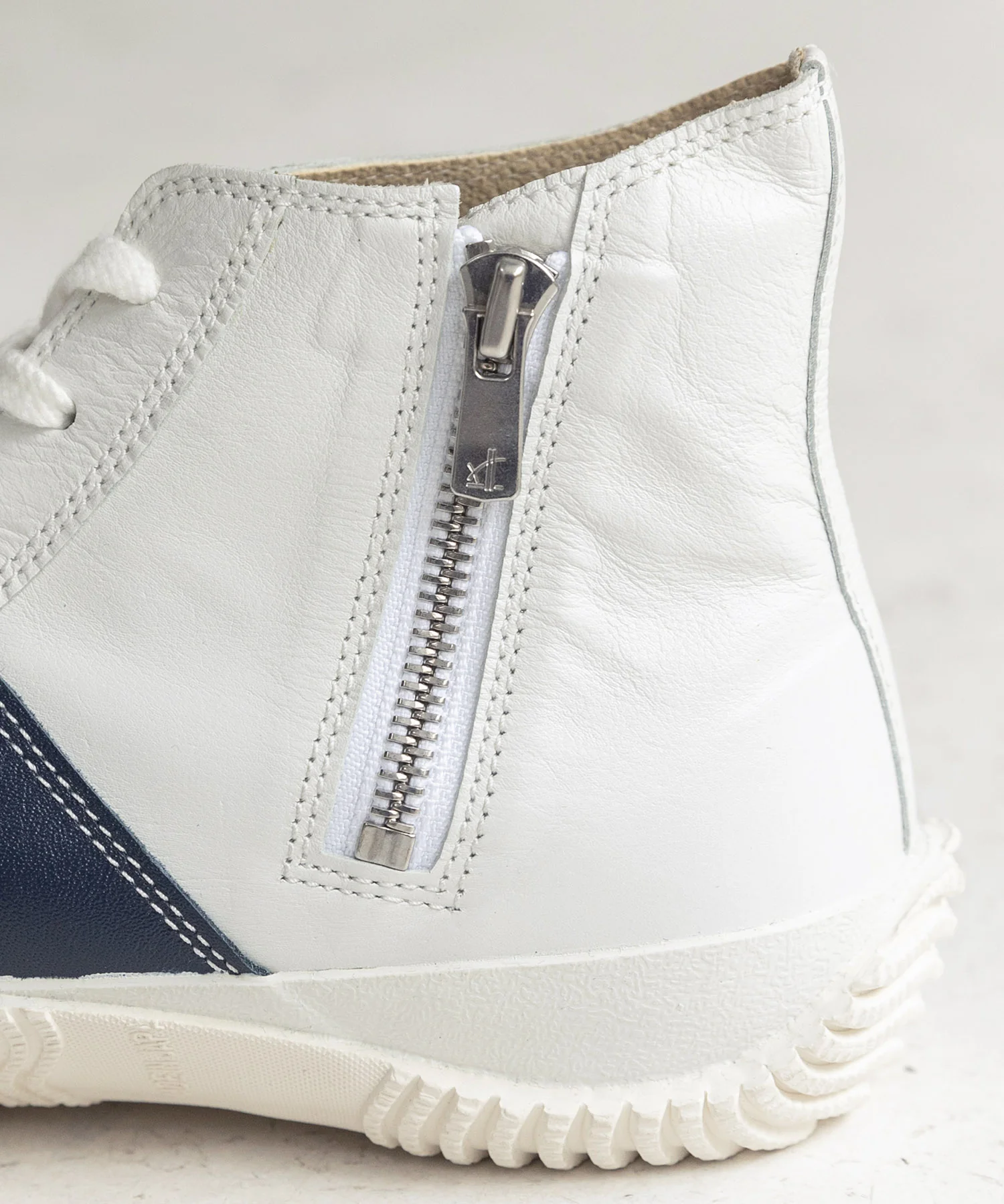 SP-443 White/Navy - Image 10
