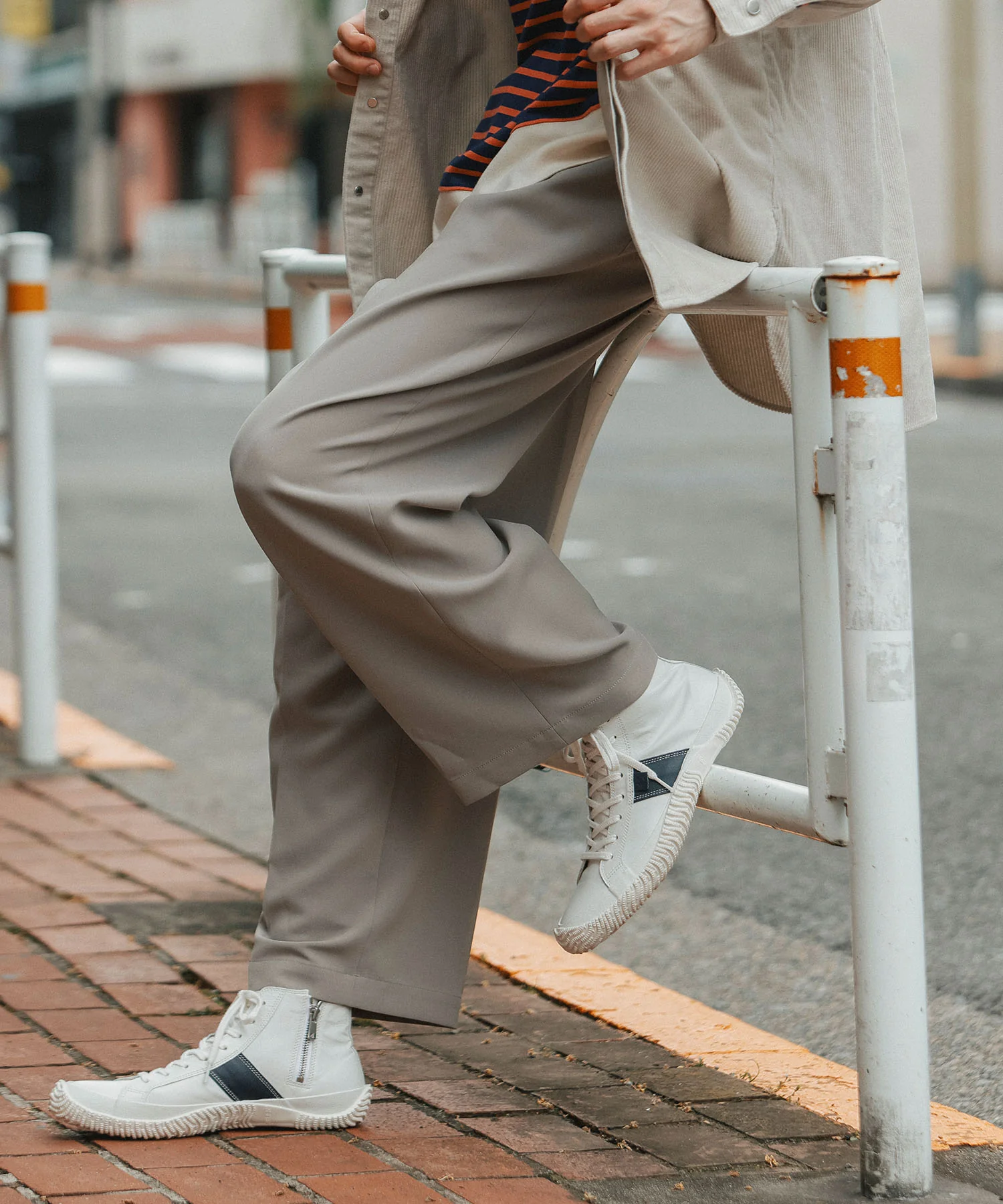 SP-443 White/Navy - Image 11